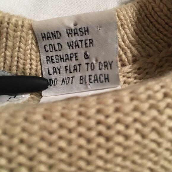 Storybook Knits M Floral beaded cardigan Embroidered cream fancy buttons - Picture 16 of 16